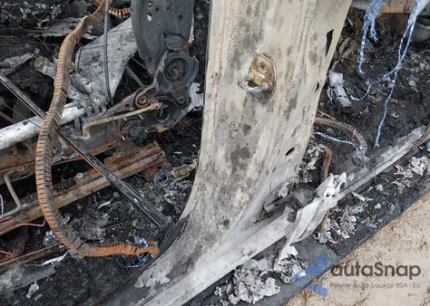 2021 Chevrolet Silverado 1500 4Wd Short Bed Rst z USA, uszkodzony, nr VIN 3GCUYEED3MG253723